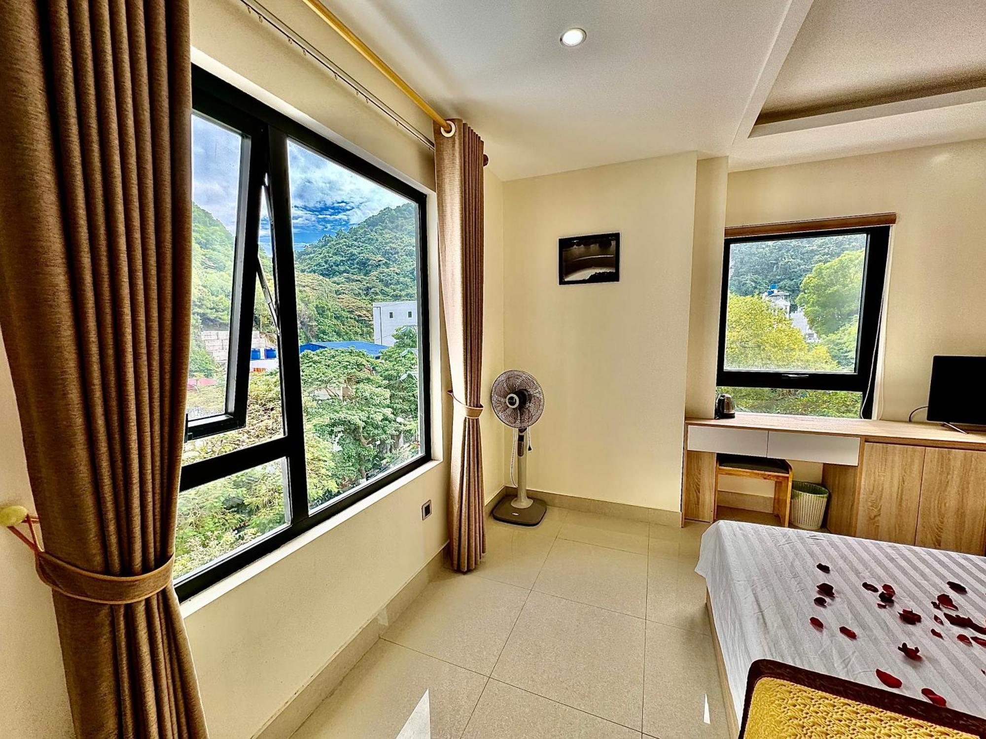 Sunflower Catba Hotel Dong Khe Sau Esterno foto
